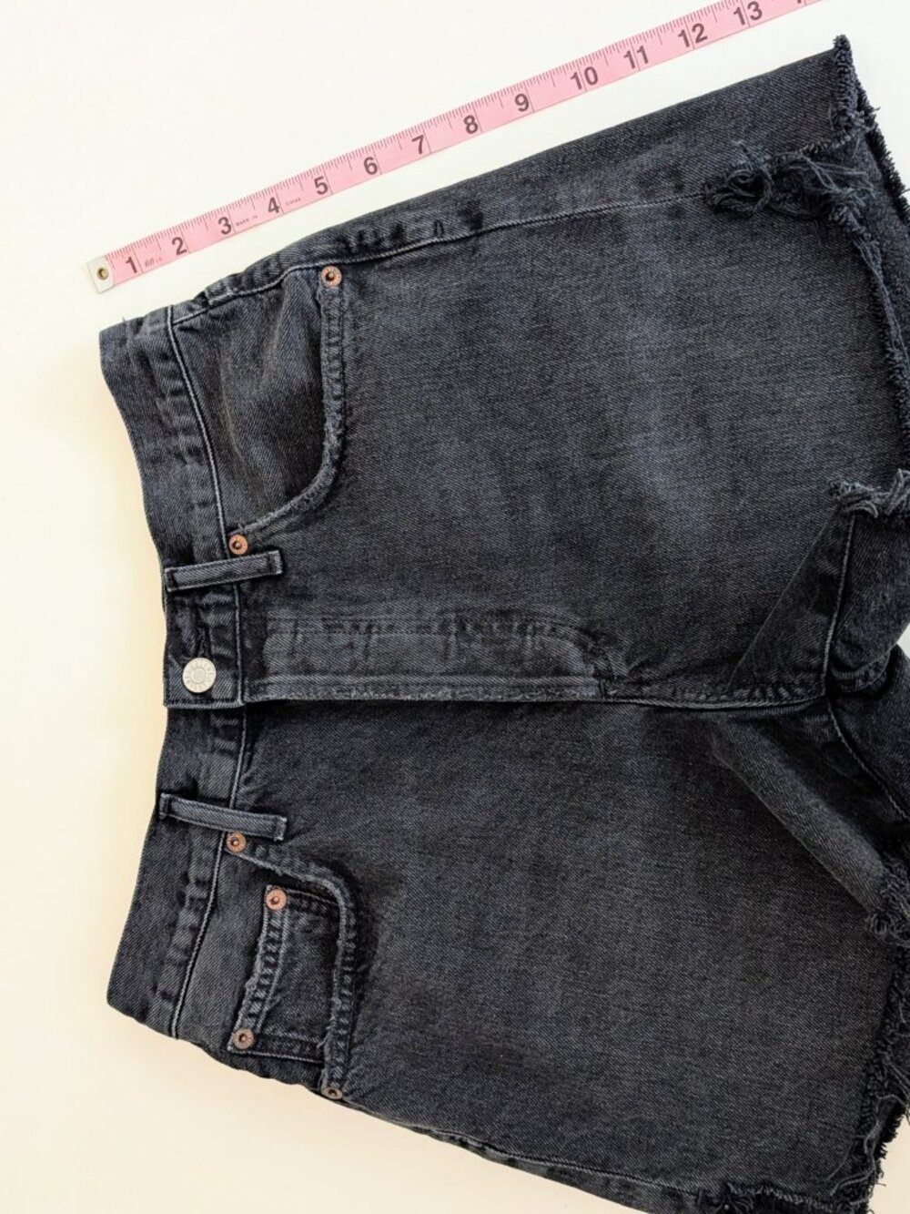 AGOLDE Dee Ultra High Rise Cutoff Shorts in Black - Size 27 - Picture 5 of 9